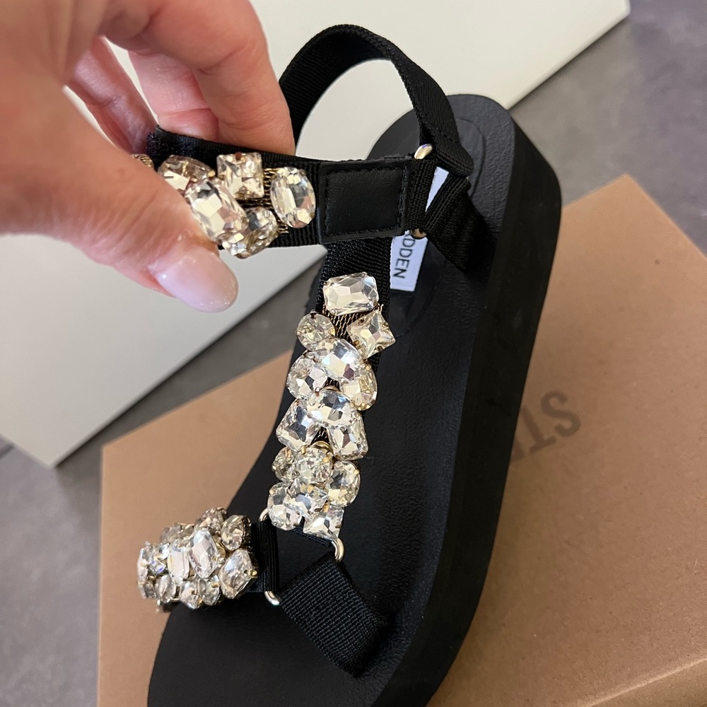 Steve Madden Black Sandals with Crystal Accents - Picture 3 of 10